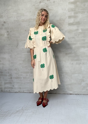 Embroidered midi kjole with scallops Creme/Green Stella Nova 